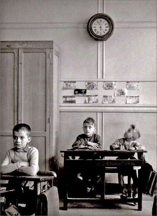 robert-doisneau-photo-enfant-la-pendule-1957